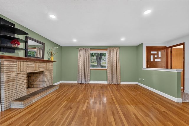 38 Paulson Drive, Burlington, MA 01803