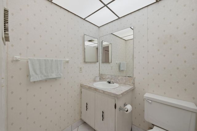 519 Burgundy K, Delray Beach, FL 33484
