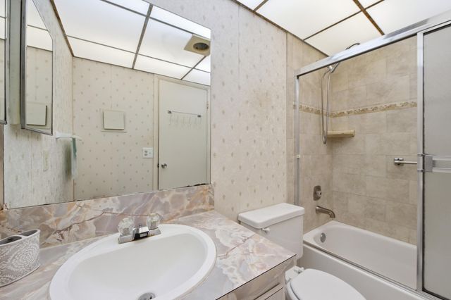 519 Burgundy K, Delray Beach, FL 33484