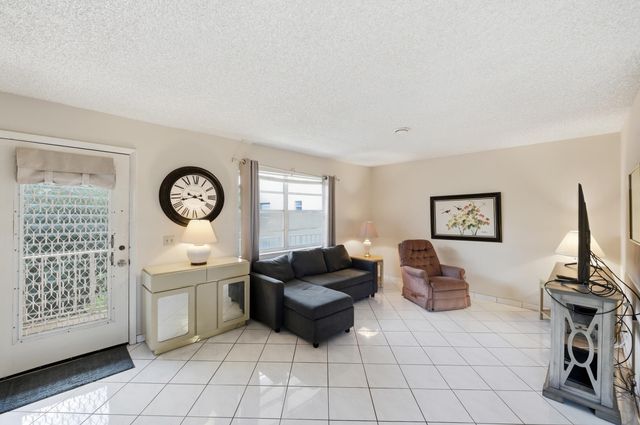 519 Burgundy K, Delray Beach, FL 33484