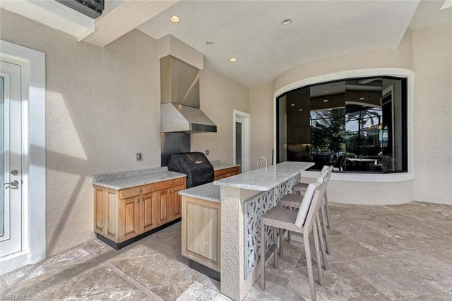 9683 Lipari CT, Naples, FL 34113