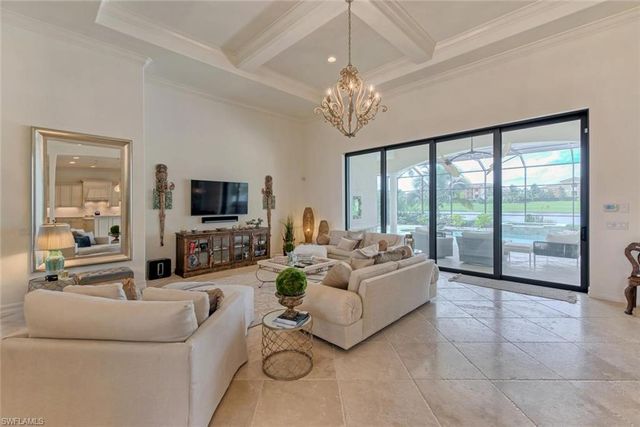 9683 Lipari CT, Naples, FL 34113