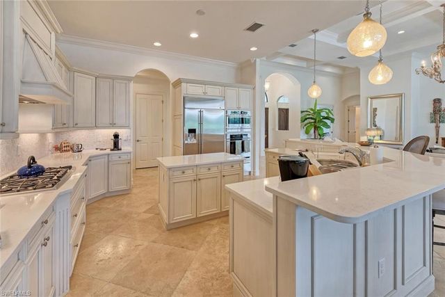 9683 Lipari CT, Naples, FL 34113