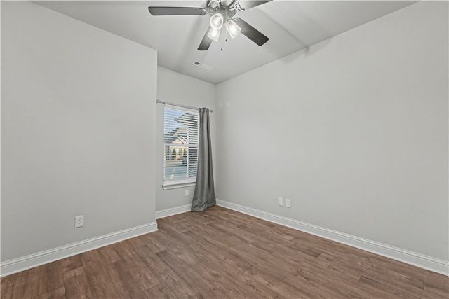 517 Sabine Pass Road, Fayetteville, AR 72704