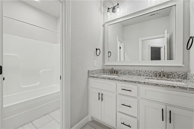 517 Sabine Pass Road, Fayetteville, AR 72704