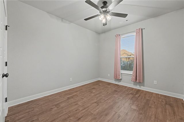 517 Sabine Pass Road, Fayetteville, AR 72704