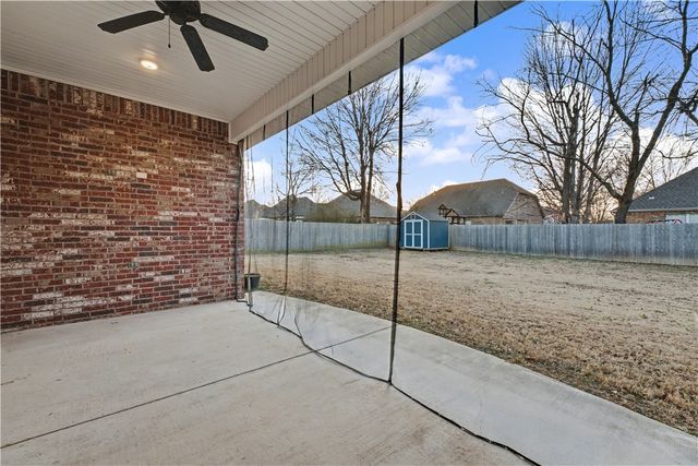 517 Sabine Pass Road, Fayetteville, AR 72704