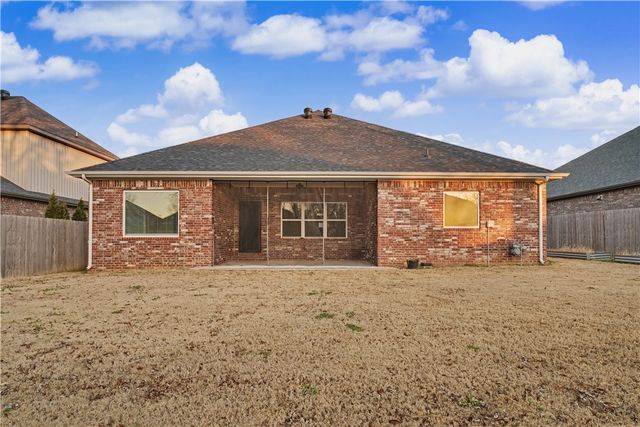 517 Sabine Pass Road, Fayetteville, AR 72704