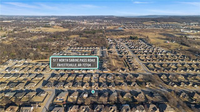 517 Sabine Pass Road, Fayetteville, AR 72704