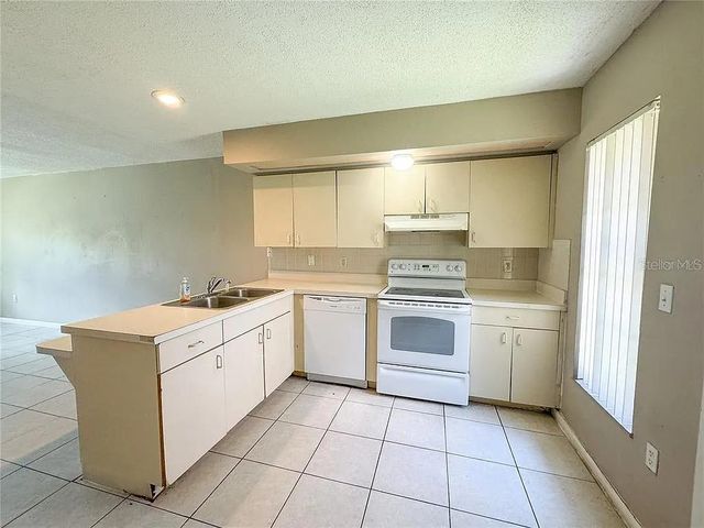 944 BUCCANEER DRIVE, Lakeland, FL 33801