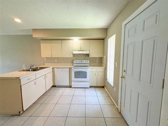 944 BUCCANEER DRIVE, Lakeland, FL 33801