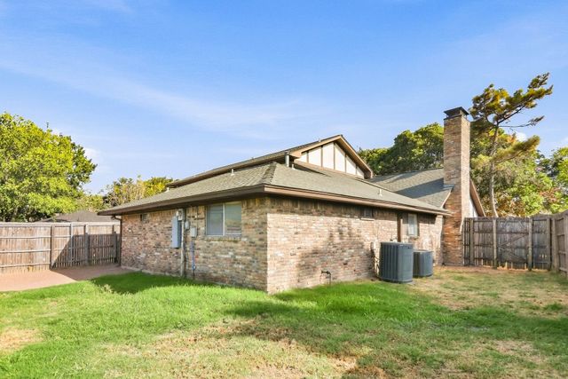 2865 Meadowbrook Drive, Plano, TX 75075