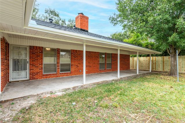 317 W Forrest Lane, Deer Park, TX 77536