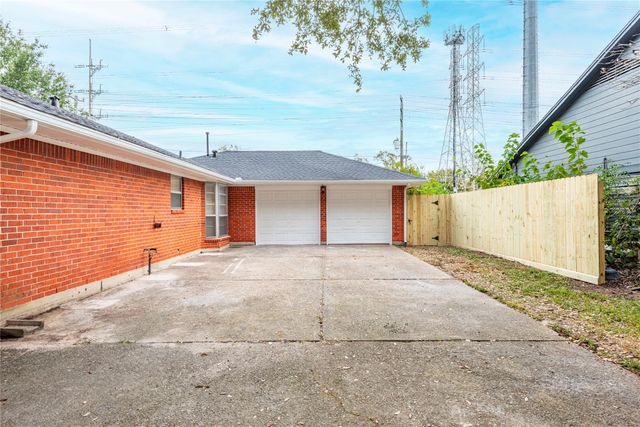 317 W Forrest Lane, Deer Park, TX 77536