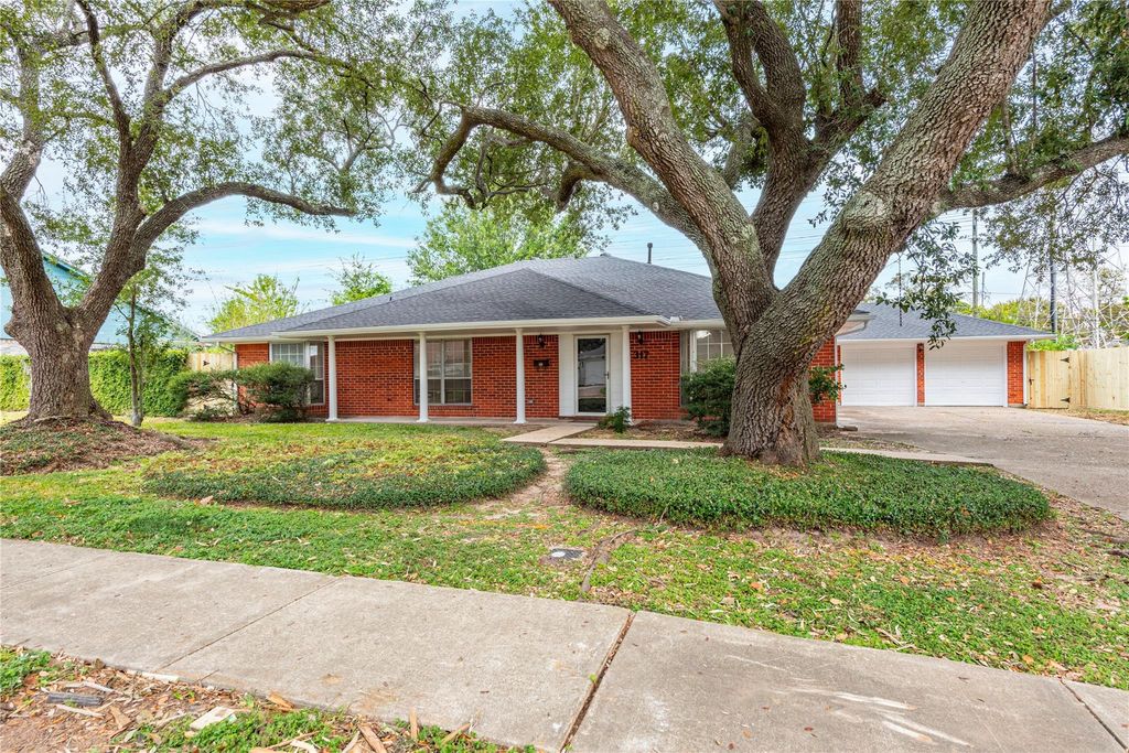 317 W Forrest Lane, Deer Park, TX 77536