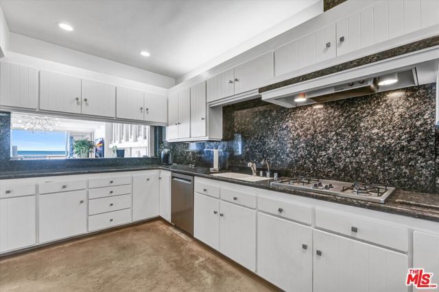 1 Spinnaker Street 2, Marina Del Rey, CA 90292