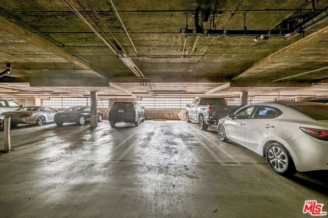 1 Spinnaker Street 2, Marina Del Rey, CA 90292