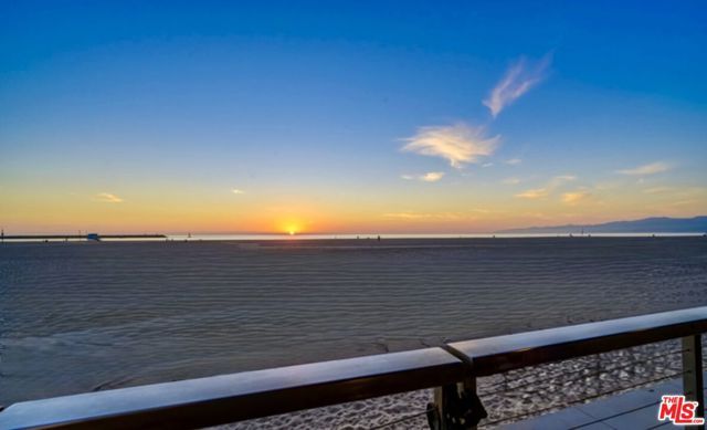 1 Spinnaker Street 2, Marina Del Rey, CA 90292