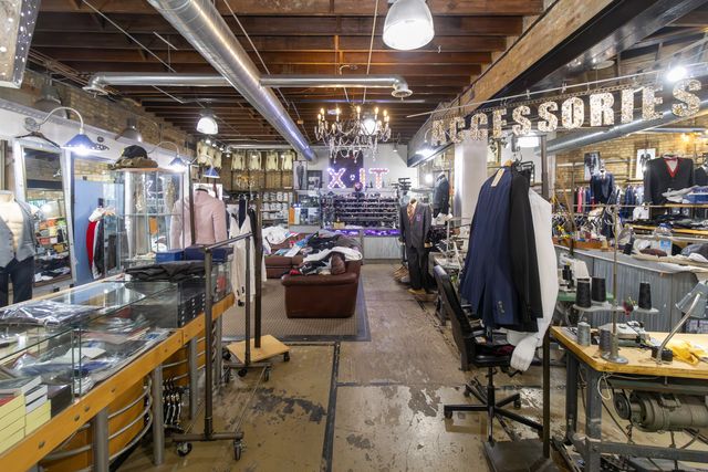 2950 W Fullerton Avenue, Chicago, IL 60647