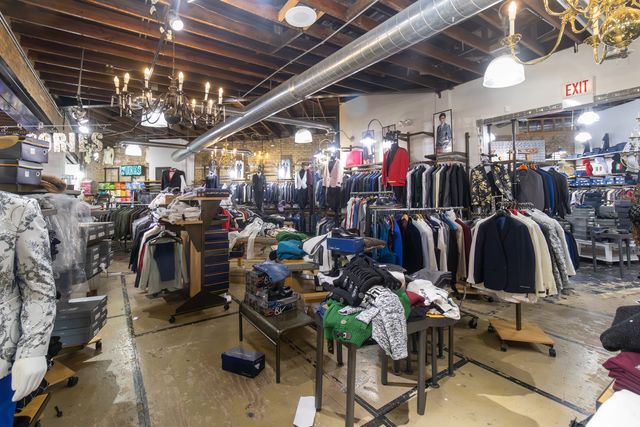 2950 W Fullerton Avenue, Chicago, IL 60647