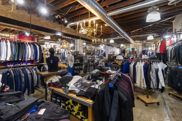 2950 W Fullerton Avenue, Chicago, IL 60647