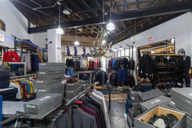 2950 W Fullerton Avenue, Chicago, IL 60647