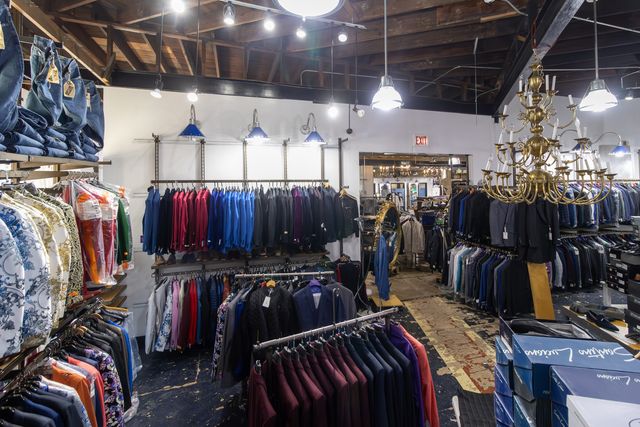 2950 W Fullerton Avenue, Chicago, IL 60647
