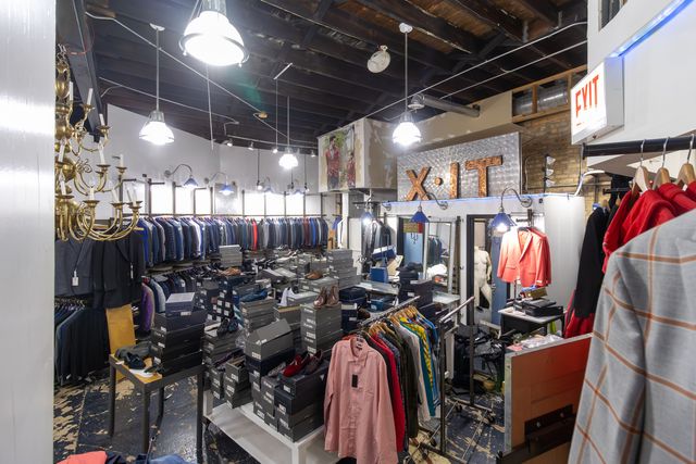 2950 W Fullerton Avenue, Chicago, IL 60647