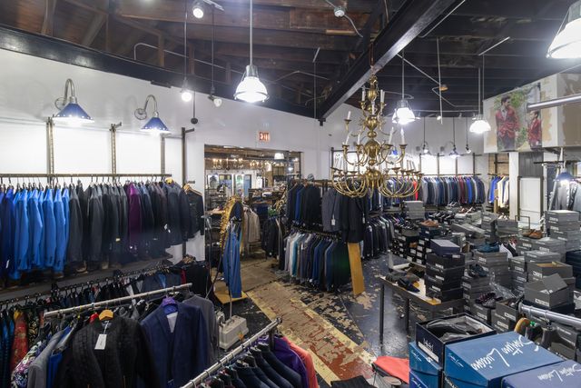2950 W Fullerton Avenue, Chicago, IL 60647