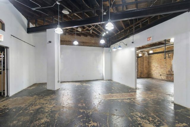 2950 W Fullerton Avenue, Chicago, IL 60647