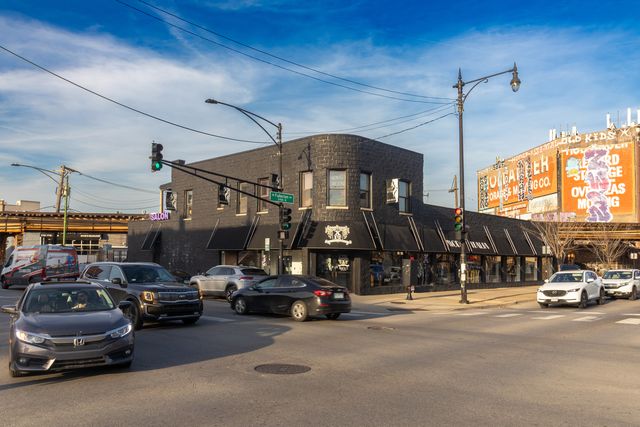 2950 W Fullerton Avenue, Chicago, IL 60647