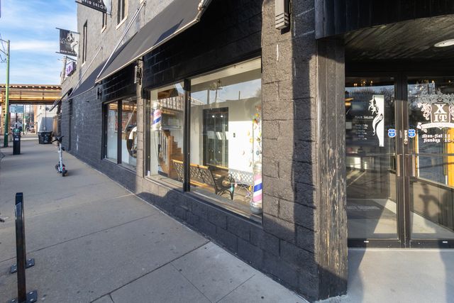 2950 W Fullerton Avenue, Chicago, IL 60647