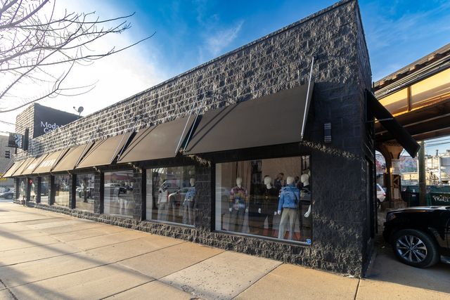 2950 W Fullerton Avenue, Chicago, IL 60647