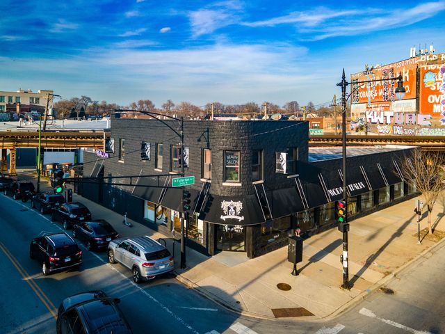 2950 W Fullerton Avenue, Chicago, IL 60647