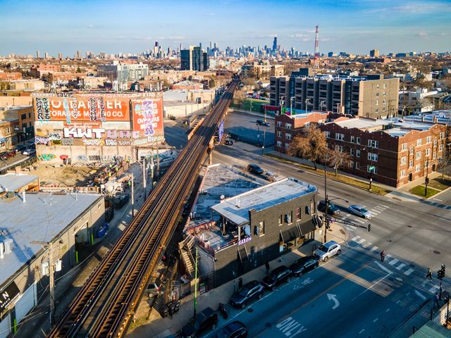 2950 W Fullerton Avenue, Chicago, IL 60647