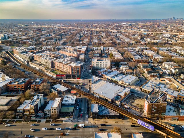 2950 W Fullerton Avenue, Chicago, IL 60647