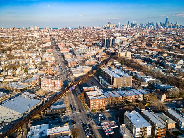 2950 W Fullerton Avenue, Chicago, IL 60647