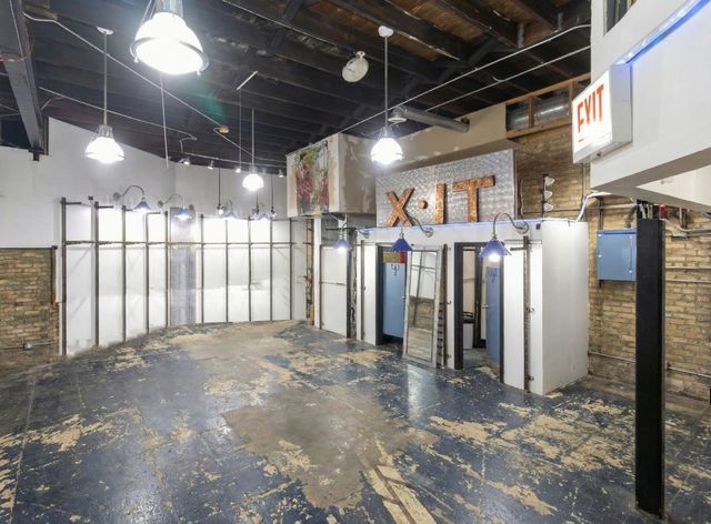 2950 W Fullerton Avenue, Chicago, IL 60647