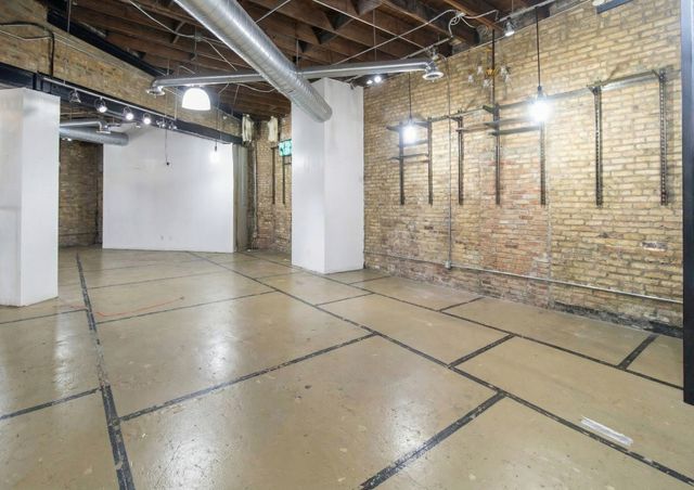 2950 W Fullerton Avenue, Chicago, IL 60647