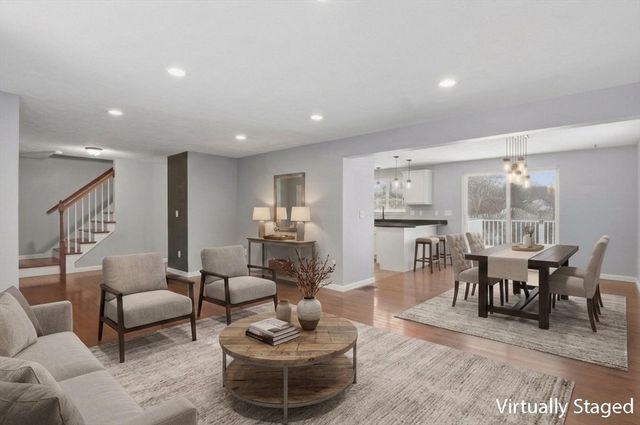 18 Downy Cir, Fitchburg, MA 01420