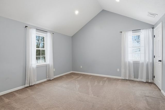 18 Downy Cir, Fitchburg, MA 01420