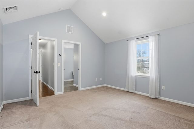 18 Downy Cir, Fitchburg, MA 01420