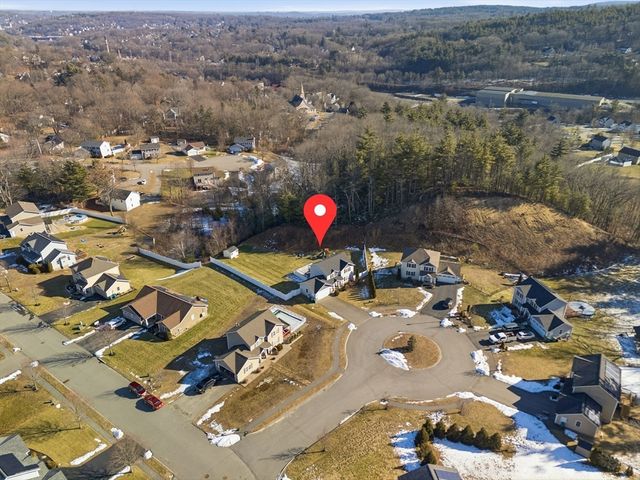 18 Downy Cir, Fitchburg, MA 01420