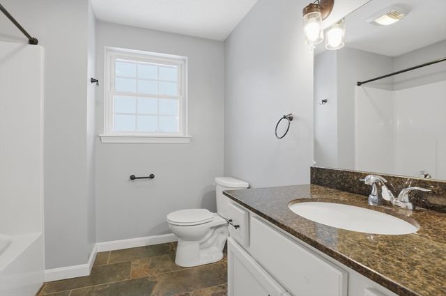 18 Downy Cir, Fitchburg, MA 01420