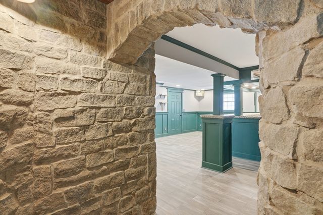 18 Downy Cir, Fitchburg, MA 01420