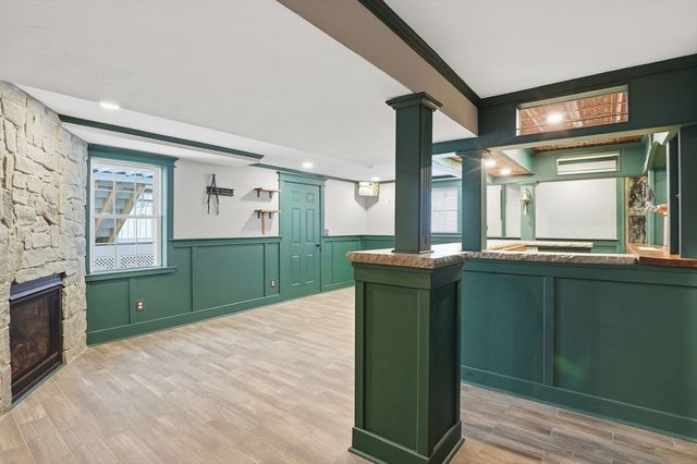 18 Downy Cir, Fitchburg, MA 01420