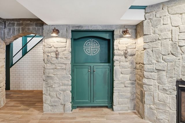 18 Downy Cir, Fitchburg, MA 01420