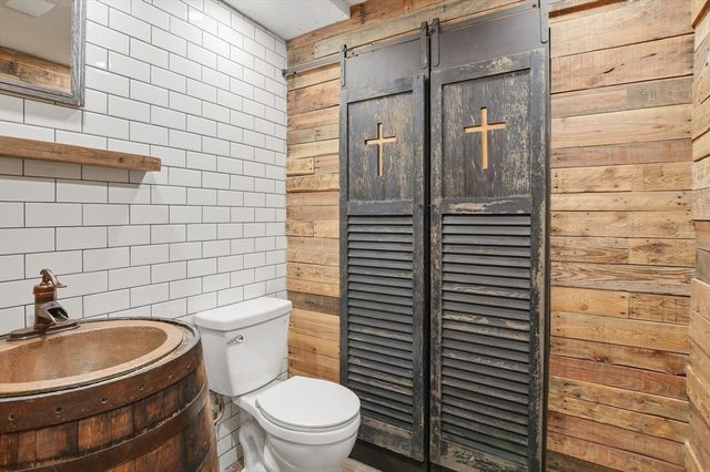 18 Downy Cir, Fitchburg, MA 01420