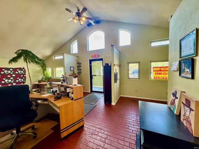 1227 E Bristol Street, Elkhart, IN 46514