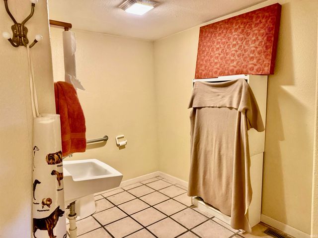 1227 E Bristol Street, Elkhart, IN 46514